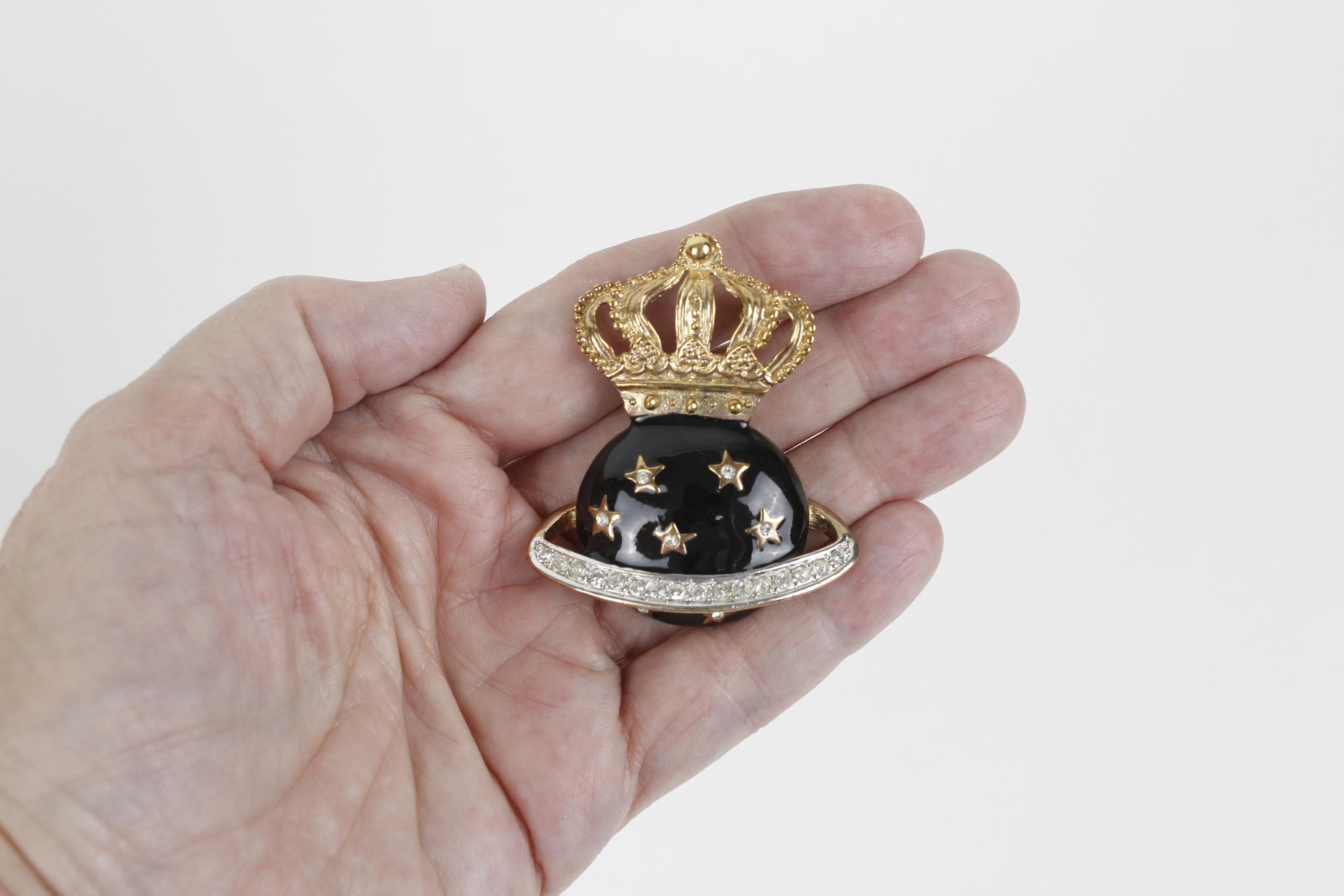 ヴィンテージvivienne Westwood ORB ブローチ ヴィンテージvivienne Westwood ORB ブローチ