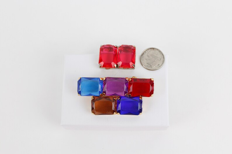 Vintage 1980/'s Gold Tone Acrylic Rectangular Jewel Earring and Brooch Pin Set