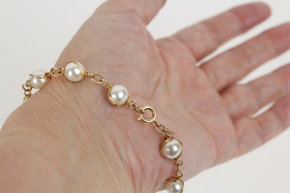 Vintage Gold Tone Sarah Coventry Pearl Swirl Brac… - image 9