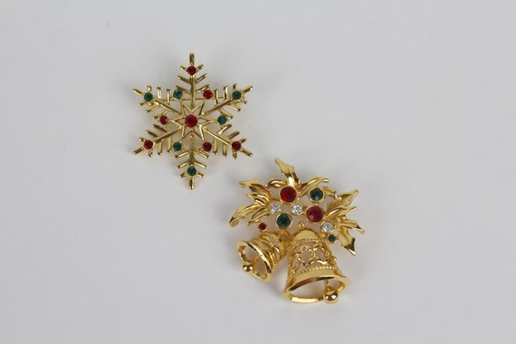 Vintage lot of 2 Gold Tone Holiday Brooches Avon … - image 5