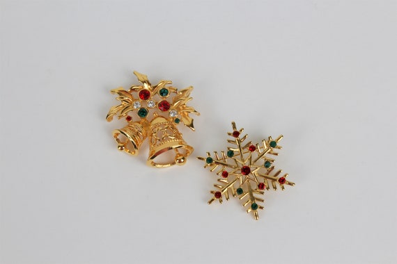 Vintage lot of 2 Gold Tone Holiday Brooches Avon … - image 1