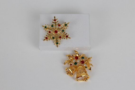 Vintage lot of 2 Gold Tone Holiday Brooches Avon … - image 7