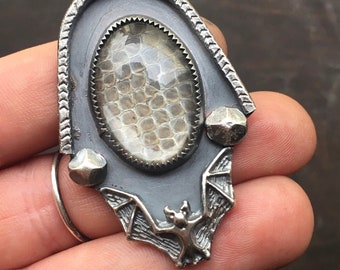 Size 7 Snakeskin Bat Statement Ring