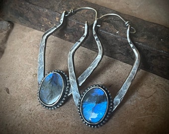 Cerchi con freccia in labradorite