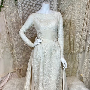 Long sleeve modest vintage 50s/60s Taffeta Miss Betty XS Wedding Dress
