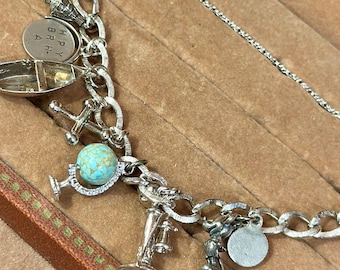 Pulsera vintage de plata de ley con dijes de plata de ley, diseño de Disney Cool Girl.