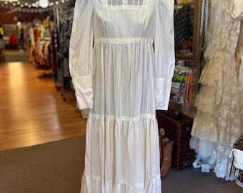 1970&#39;s Vintage Edwardian Inspired Prarie Dress Size XS Tea Graduation Wedding