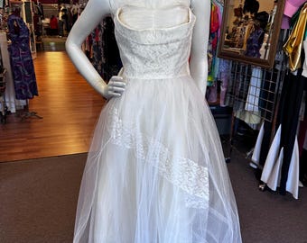1950’s Tulle and Satin Wedding Graduation Prom Homecoming Tea Dress as is Rare