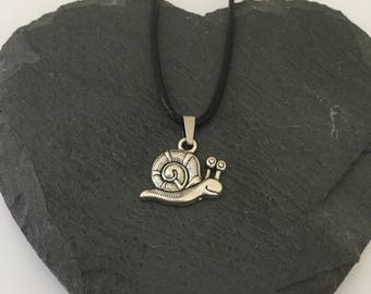 Snail necklace / snail jewellery / animal necklace / animal jewellery / animal lover gift