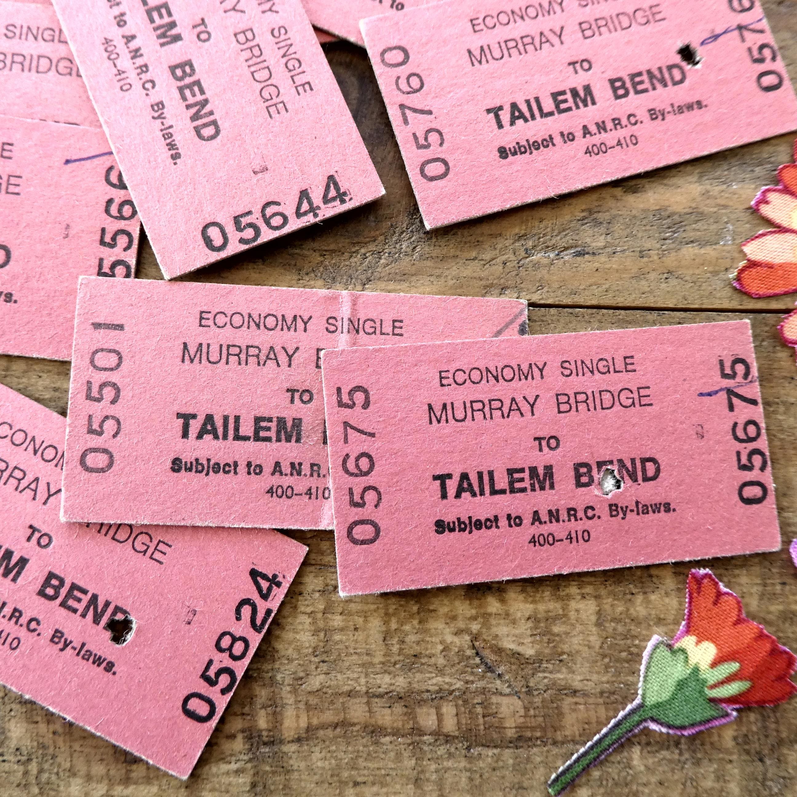 ヴィンテージのピンクの鉄道チケット20枚、1980年代のオーストラリアの