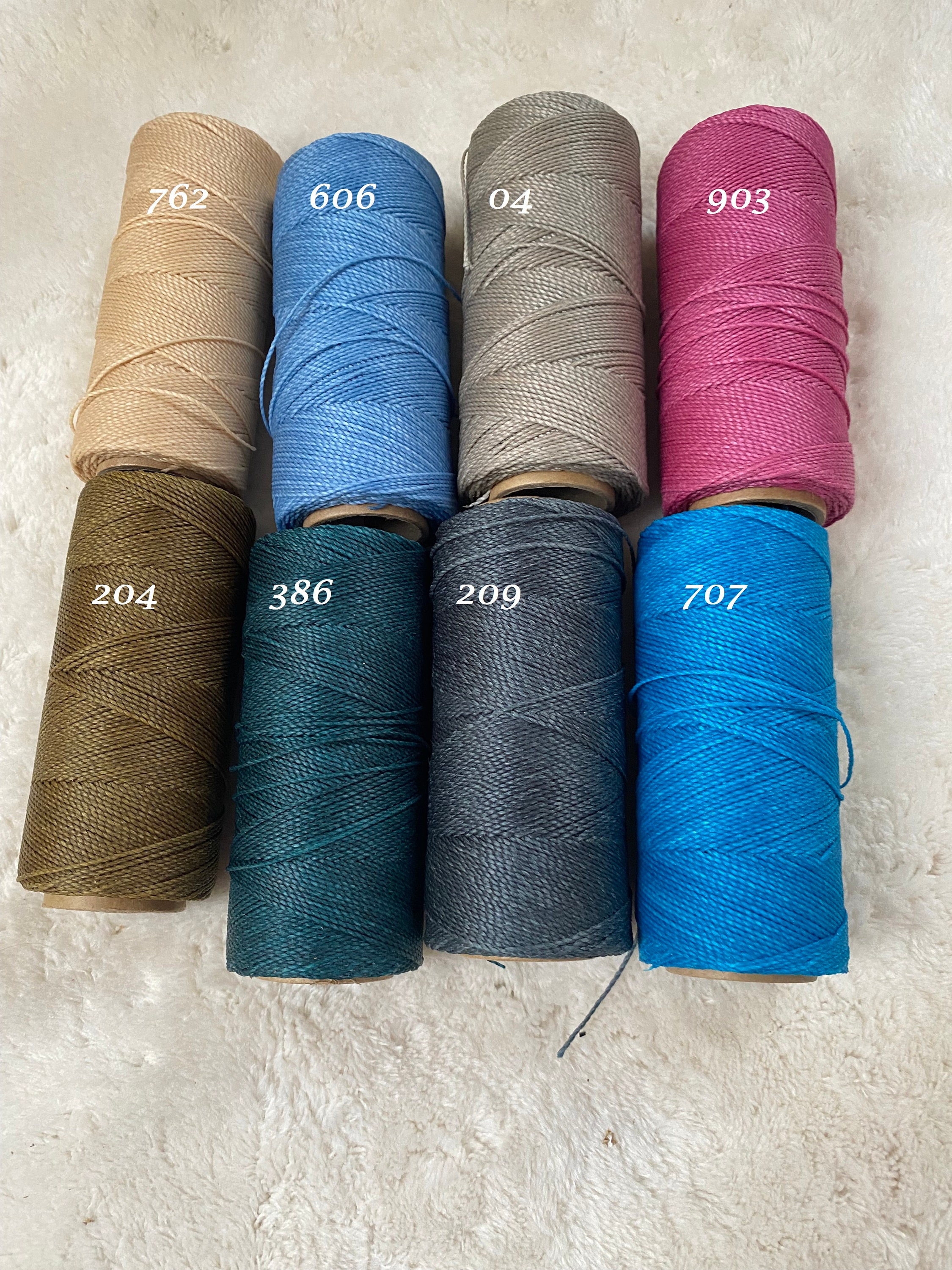 Waxthread polyester white 202 100 meters (100% polyester)