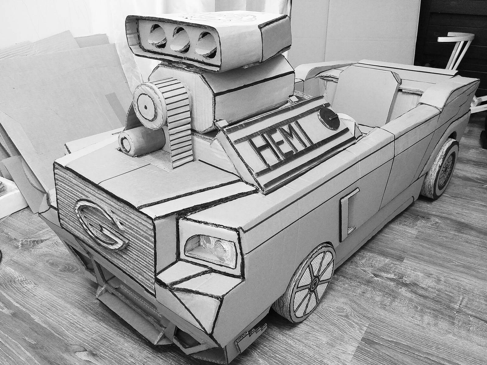 Cardboard Art Sculpture Practical Toy Car Hemi V8 Engine