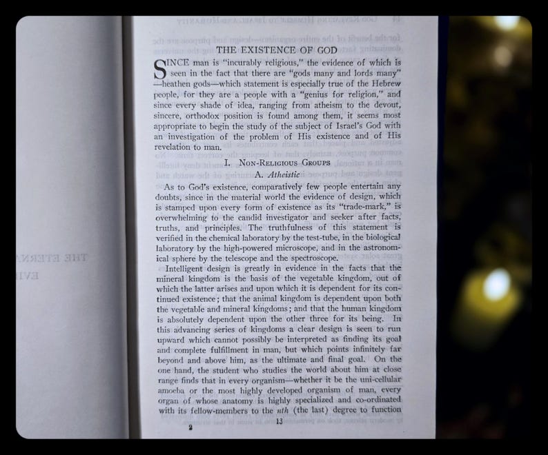 The Eternal God: Spiritual Book Antique Bible genre Christian Catholic Torah