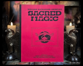 Libro de magia sagrada, ocultismo, metafísica, numerología, brujería y conocimientos sobre hierbas.