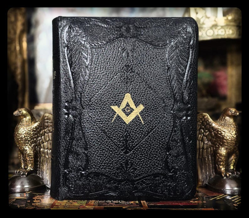 The Masonic Bible: King James Version (KJV) main image 1