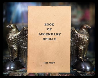 BUCH DER ZAUBERSPRÜCHE Grimoire Hexerei Nekromantie (selten) Astrologie Uralte Kräutermagie Wahrsagerei Homöopathische Hexenzauber Buch der Schatten Geschenk