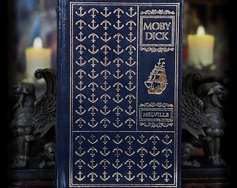 Moby Dick, novela clásica de Herman Melville, edición de tapa dura en piel.