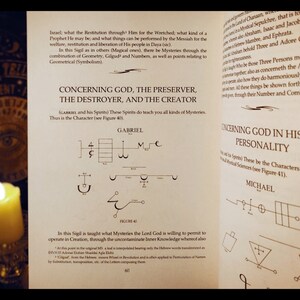 K&ouml;nnte beinhalten: Eine Seite aus einem Buch &uuml;ber die Bewahrung, Zerst&ouml;rung und Sch&ouml;pfung Gottes. Die Seite zeigt ein Diagramm des Charakters Gabriel und seiner Geister, mit dem Text "Concerning God, the Preserver, the Destroyer, and the Creator (Gabriel and his Spirits) These Spirits do teach you all kinds of Mysteries. Thus is the Character (see Figure 40)."