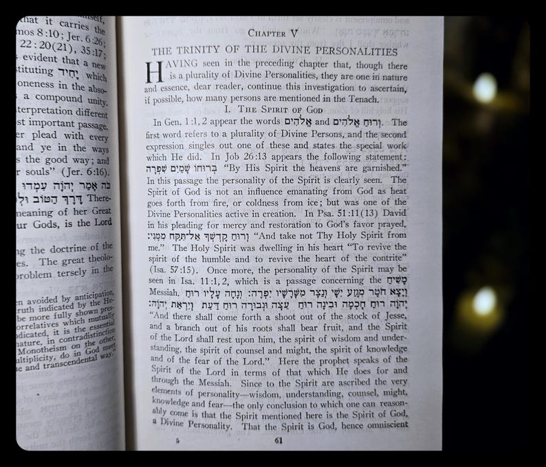 The Eternal God: Spiritual Book Antique Bible genre Christian Catholic Torah