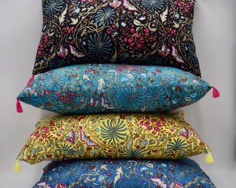 Housse de coussin en coton indien aux motifs floraux avec papillons proposée en 11 couleurs différentes série Floressence