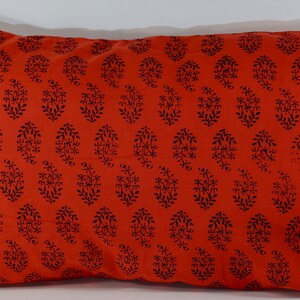 Indian cotton cushion cover printed several colors available traditional floral or geometric patterns Panjab series fleurs noires