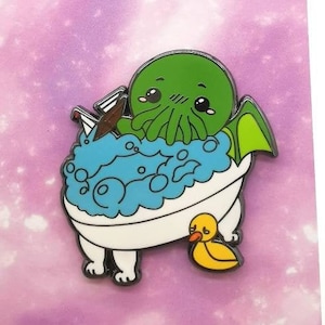 Cthulhu in bathroom enamel pin, rpg pin, bathtub decoration, horror button, soap pendant, lovecraft fan, animal pin, monster plug