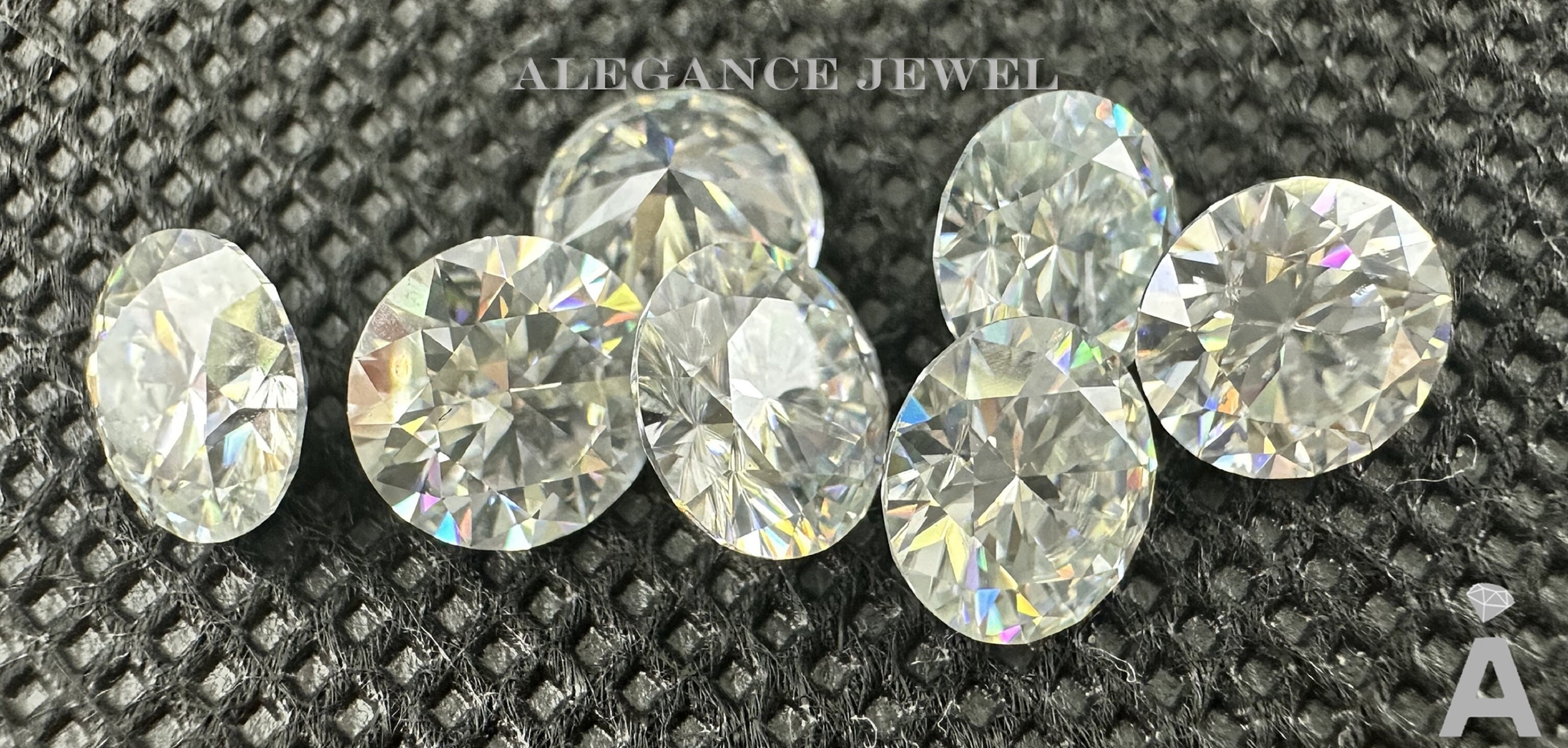 Pretty Jewels 6.5mm Center Round Cut Lab Created G-H Color Moissanite