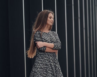 Vestido de viscosa con estampado de flores y bolsillos, vestido ajustado y acampanado de primavera para mujer, vestido midi de manga larga para todos los días