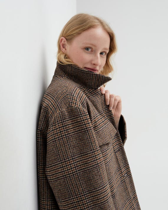 Chic Plaid Wool Shirt Jacket with Pockets, Short Wool Coat, Button Down Outerwear, Long Sleeve Fall Shirt