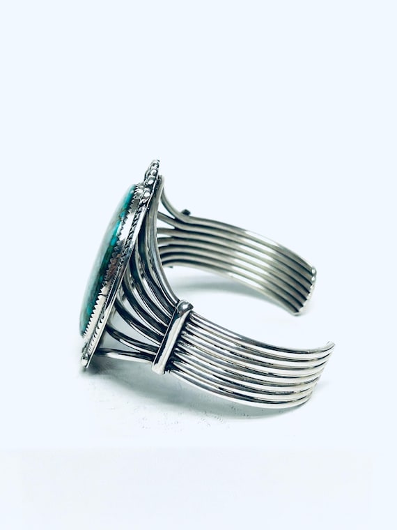 ネイティブアメリカン ナバホ族の手作りスターリングシルバーと