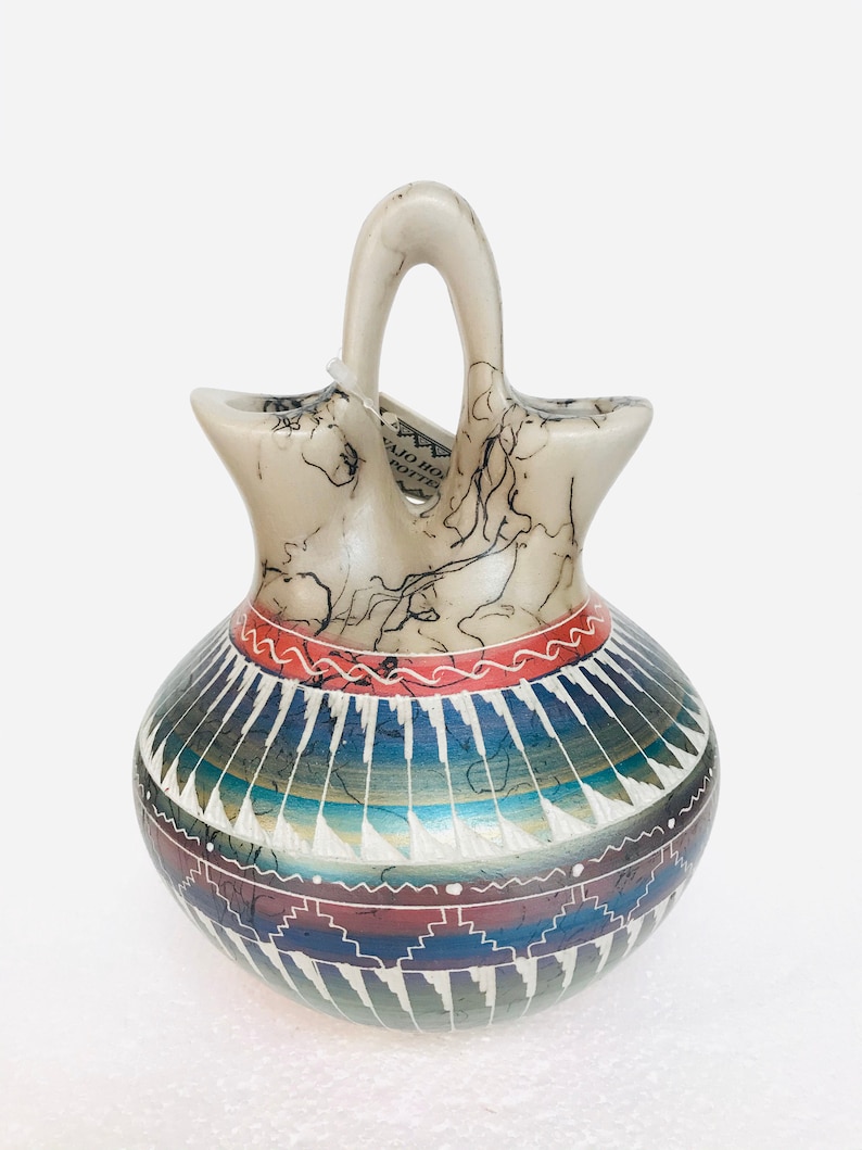 Native American Navajo etched handmade Horsehair Pottery