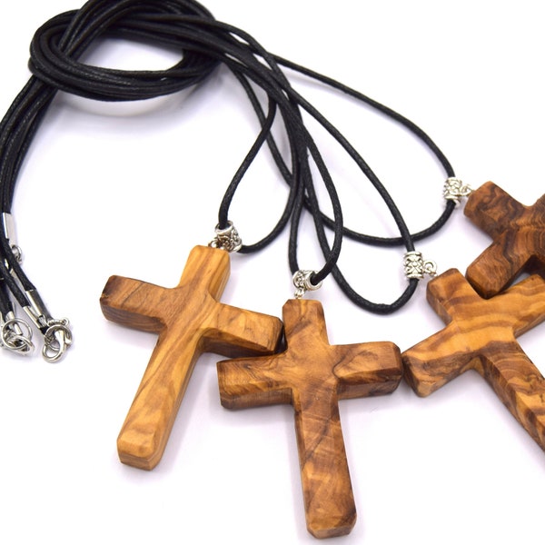 1 Collier Pendentif croix en bois d'olivier tourné à la main de façon artisanal,cadeau fête des mères, amour, amitié