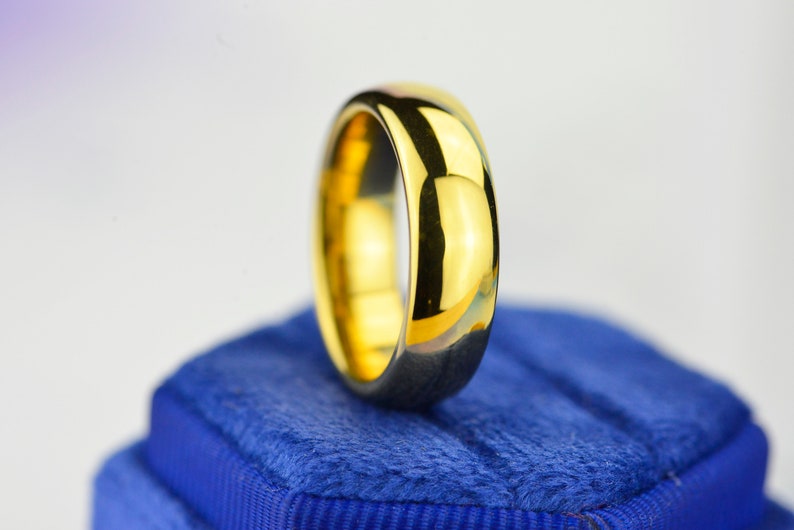 Yellow Gold Tungsten Men /& Women Tungsten Ring Yellow Gold Tungsten Wedding Band Tungsten Carbide 8mm Wide Free Engravings