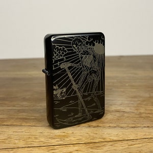 Carte de tarot de la mort - gravée - fait main au Royaume-Uni - cadeau de Style occulte tatouage - briquet en métal rechargeable - Illustration de faux crâne squelette