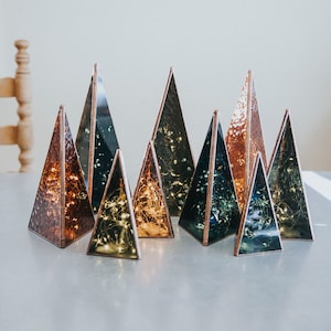 Minimale Prisma Color Glasbaum - 3 verschiedene Größen (mit Lichtern)