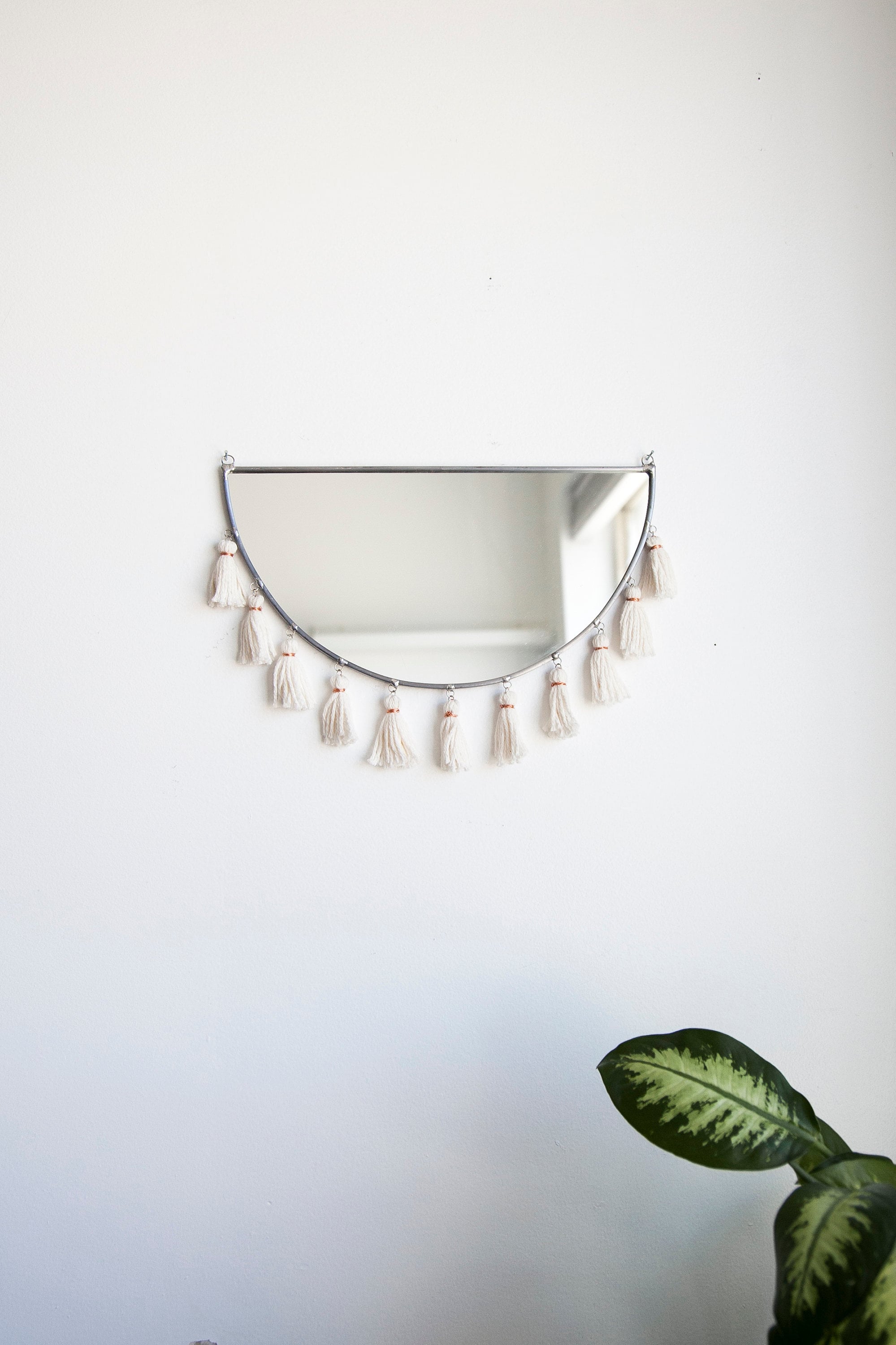 Le Kiesa - Miroir Demi-Cercle avec Glands Vitrail Décor Mural Miroir Minimal