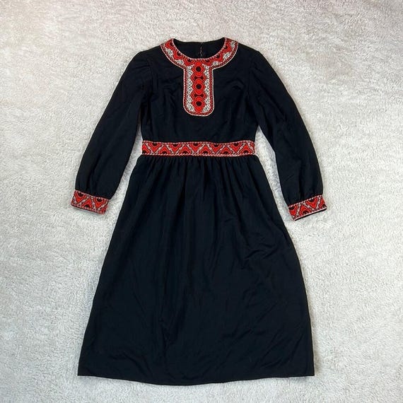 Vintage Unbranded union made embroidered midi dress size small