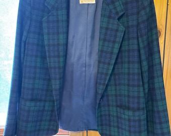 Pendleton vintage wool blazer,  size 12, navy, black and green plaid,  100% virgin wool.