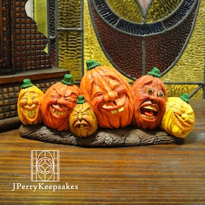 Pumpkins Sitting in a Row Halloween Figurine Decoration, Jack-o-lantern Figure, Hand Painted Ceramic Halloween Décor