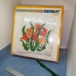 New Vintage Rug Hook Kit 12x12 inches Bernat -some box damage but never opened 1979 TULIPS