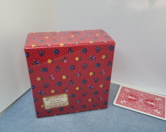 Memo paper in fabric covered box - Calico Crossings Keepsake Memo Box with Approx. 375 sheets 1983 - See photos and description for details