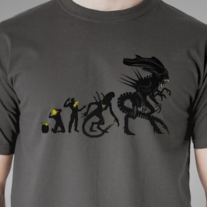 Xenomorph Evolution T-shirt / Science Fiction Tee / Sci-fi / Cult Movies