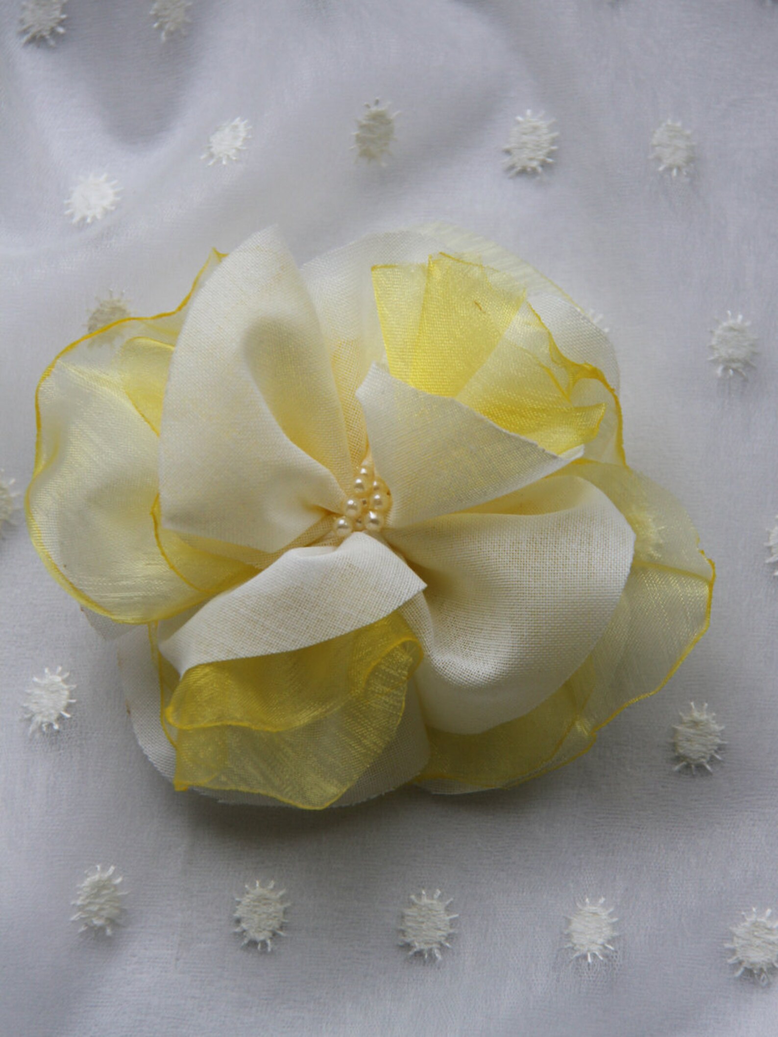 NET TOYS Rosen Haarblüte Hawaii Haarspange – Gelb, Aus Polyester, Einheitsgröße