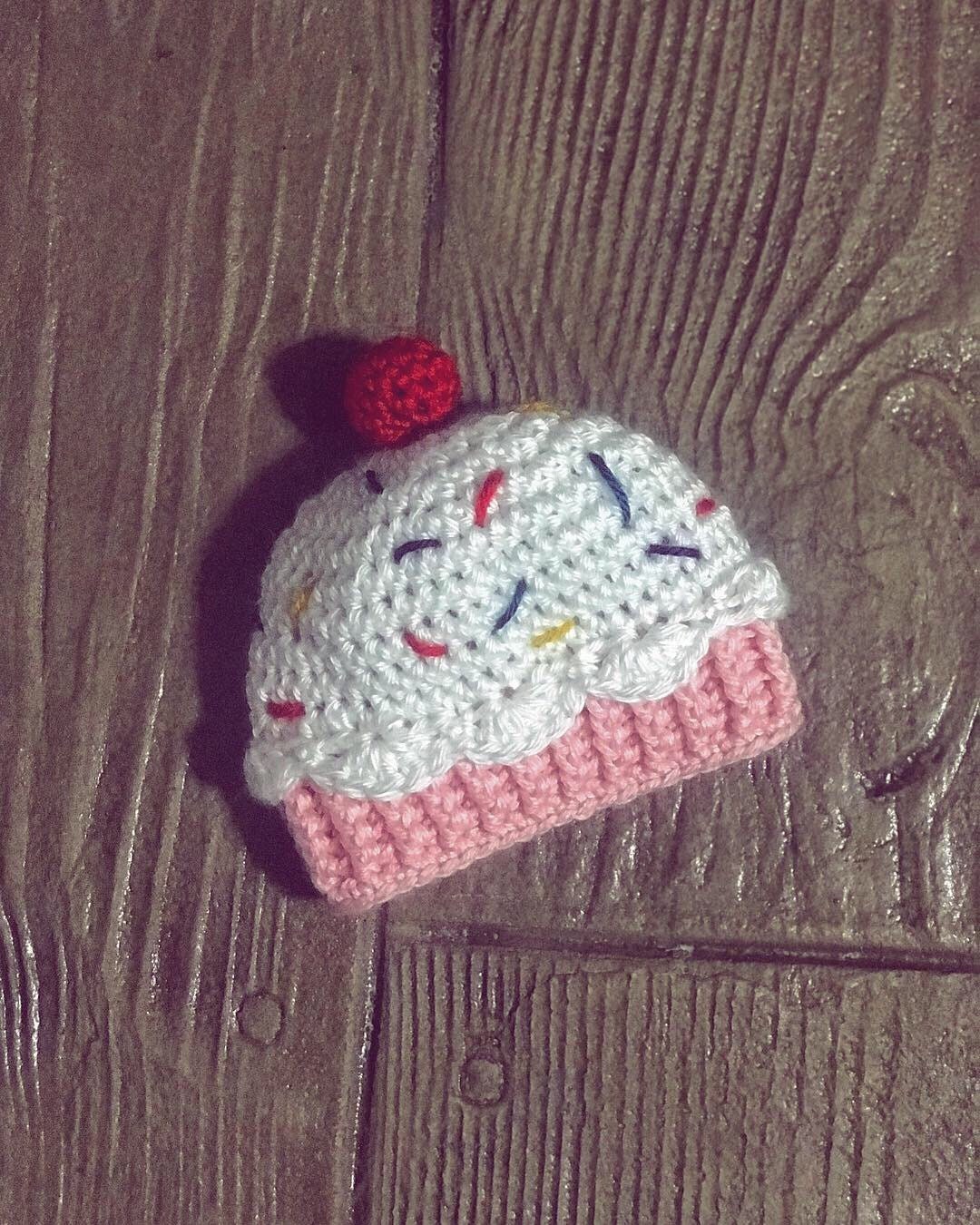 Newborn Cupcake Hat