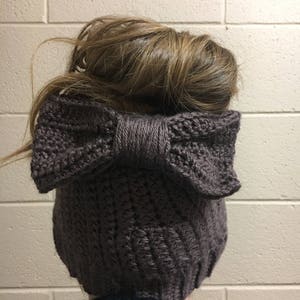 Girls&#39;s Bow Messy Bun Beanie