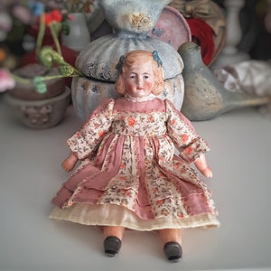 Art vintage style Doll OOAK Antique Porcelain Head (1910) Collectible Porcelain Interior Doll 16cm Moveable Doll Gift for Daughter