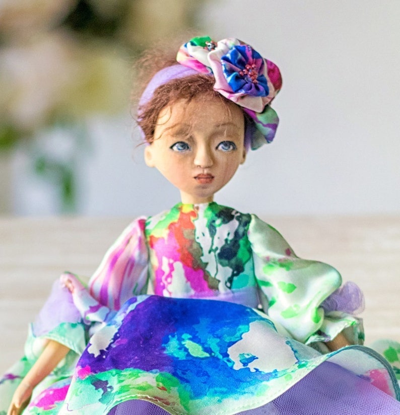 Art Wooden Doll in Silk Dress Realistic Dolls Artist Movable Doll