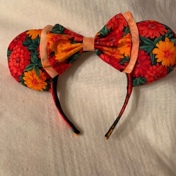 Flower/garden Mickey ears with flower/white bow