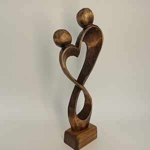 Liefde sculptuur 8,3, houten sculptuur, beeldhouwkunst, houtsnijwerk, sculptuur van hout, Valentijnsdag geschenk, houten beeldje, gepersonaliseerde geschenken afbeelding 2