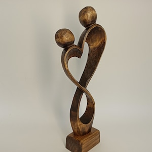 Liefde sculptuur 8,3, houten sculptuur, beeldhouwkunst, houtsnijwerk, sculptuur van hout, Valentijnsdag geschenk, houten beeldje, gepersonaliseerde geschenken afbeelding 3